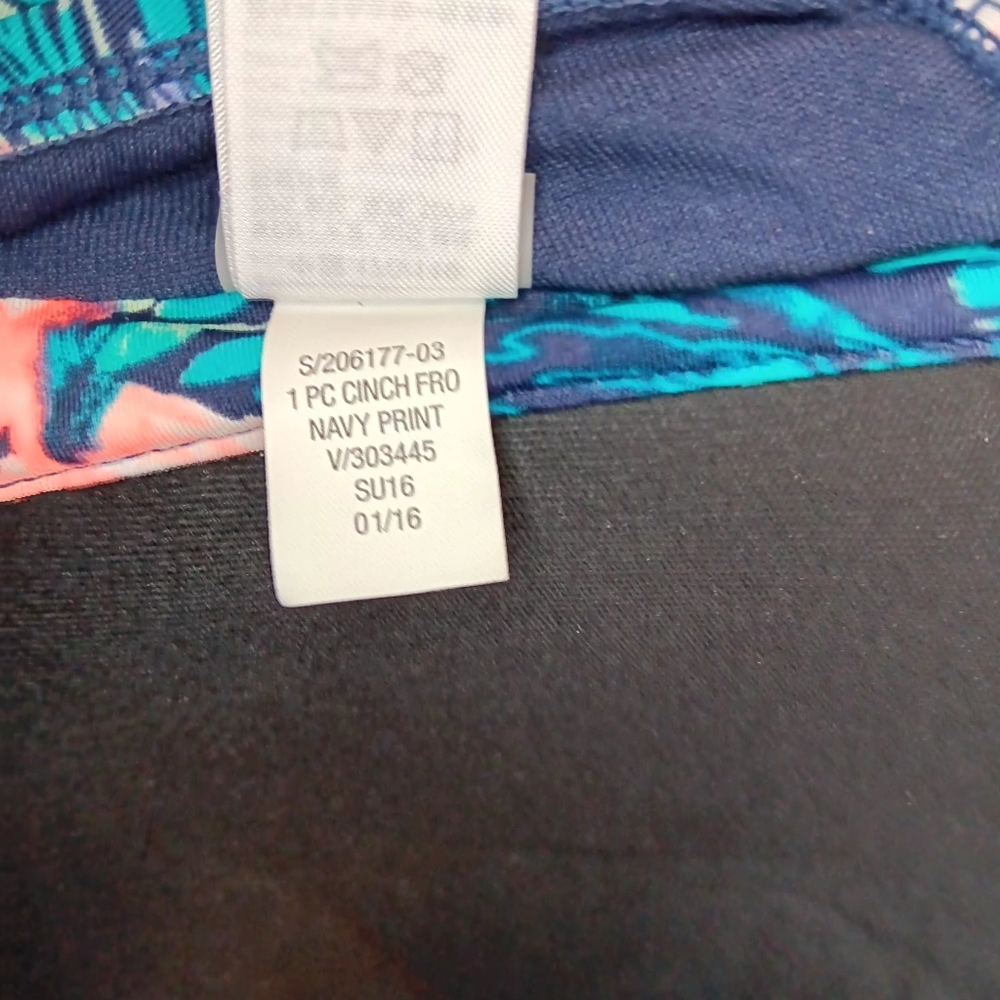 Old Navy Women’s Floral One Piece Swimsuit - Picture 4 of 14